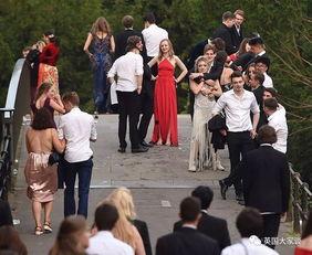 吃瓜群众参加聚会图片,共享美好时光