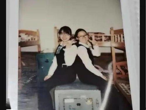 嗑cp吃瓜群众眼神,揭秘吃瓜群众眼神背后的秘密