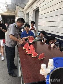 四川成都吃瓜群众